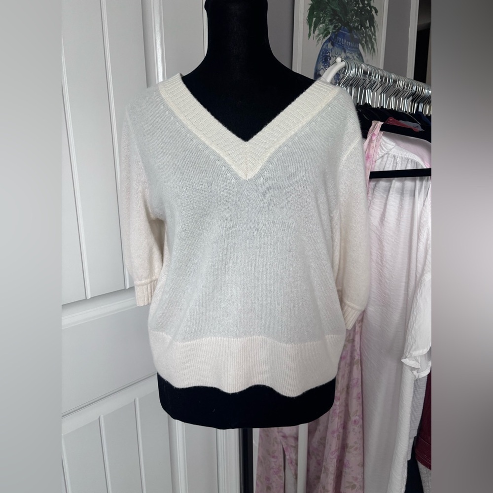White + Warren Cashmere Sweater V-Neck Short Sleeve Top